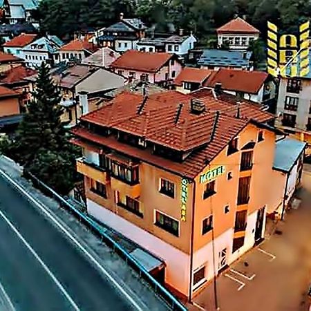 Garni Motel Aba Travnik Esterno foto